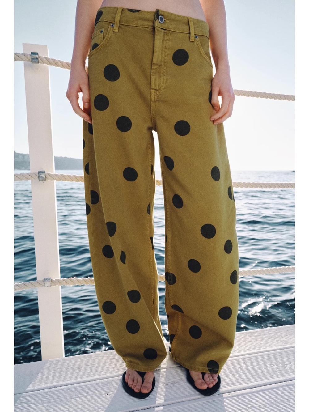 Zara ZW COLLECTION MID-RISE POLKA DOT BARREL JEANS - Picture 3 of 9
